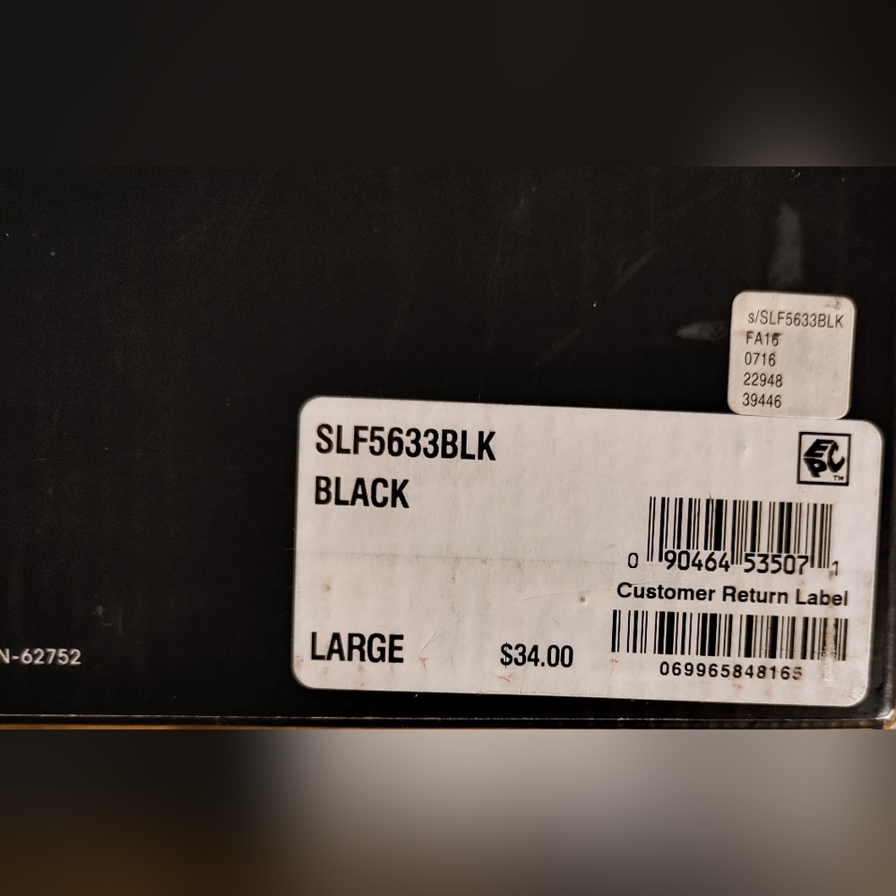 🎄 🎁Slippers - Picture 3 of 3